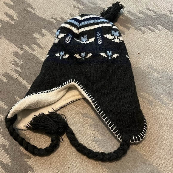 Grey wool, winter hat with fleece lining, one size and unisex with front ties - Picture 4 of 10